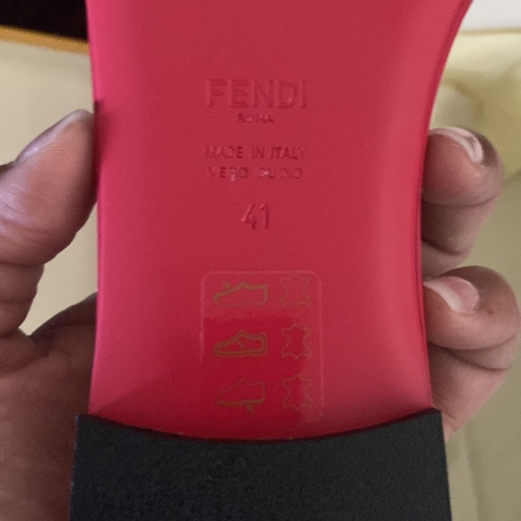 Fendi red sandals size 41 NIB $750 - Picture 12 of 13